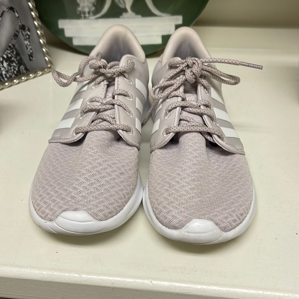 Adidas cloud foamcomfort sneakers